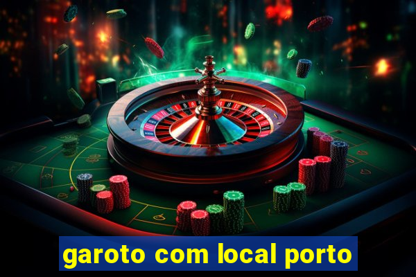 garoto com local porto